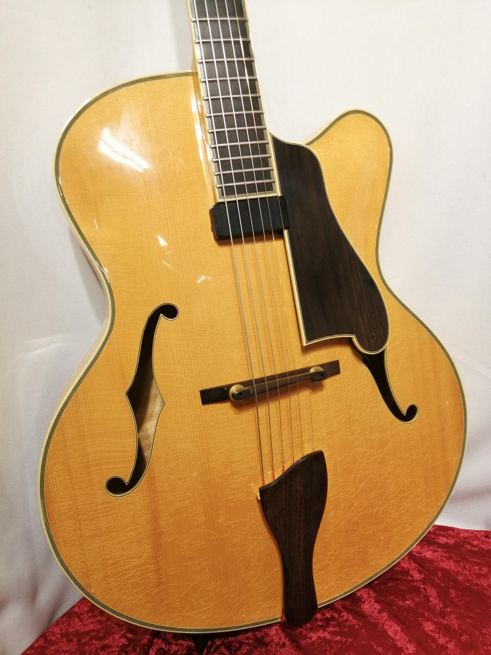 EASTMAN AR-810CE Used Electric Guitar