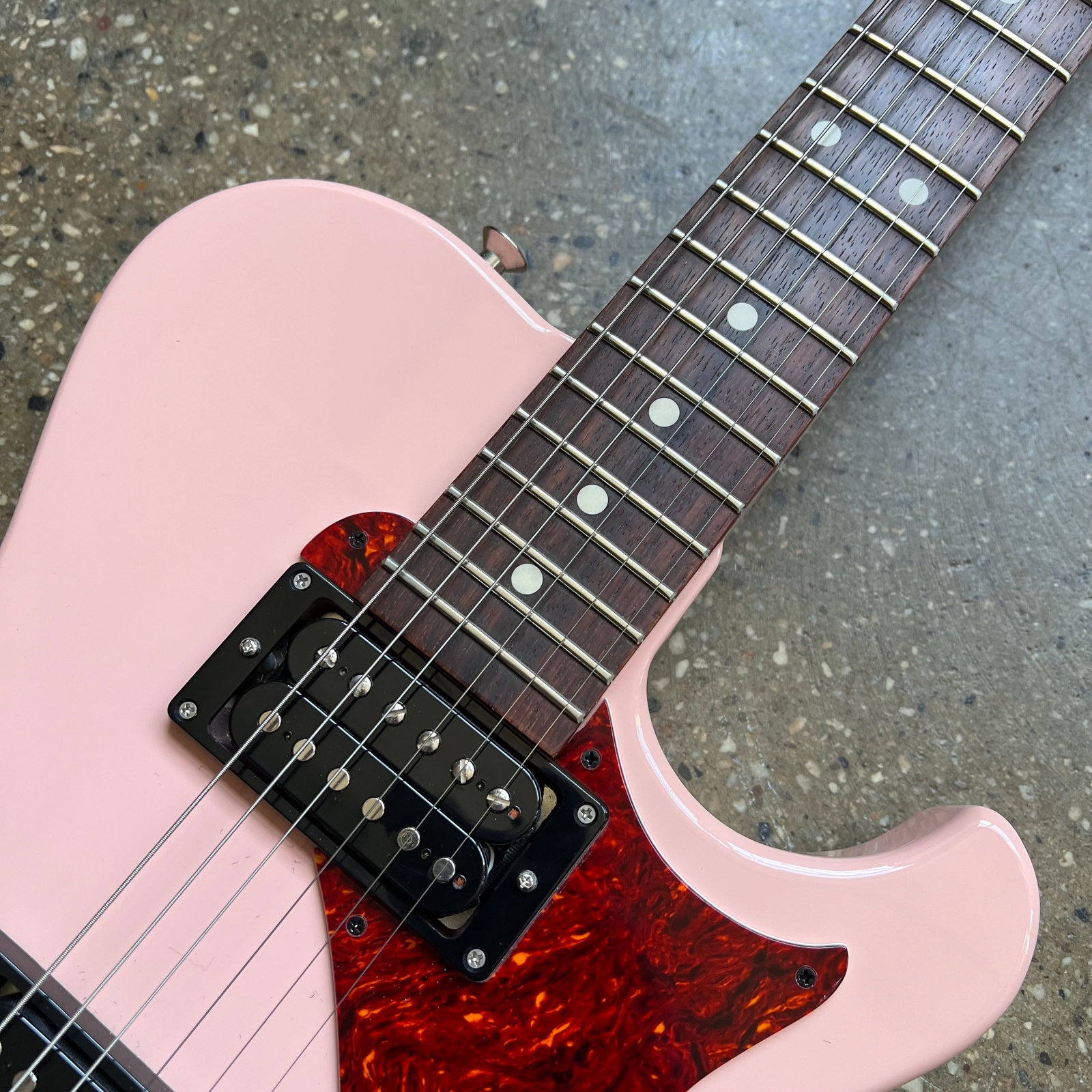 Knaggs Kenai J H2 2022 – Shell Pink