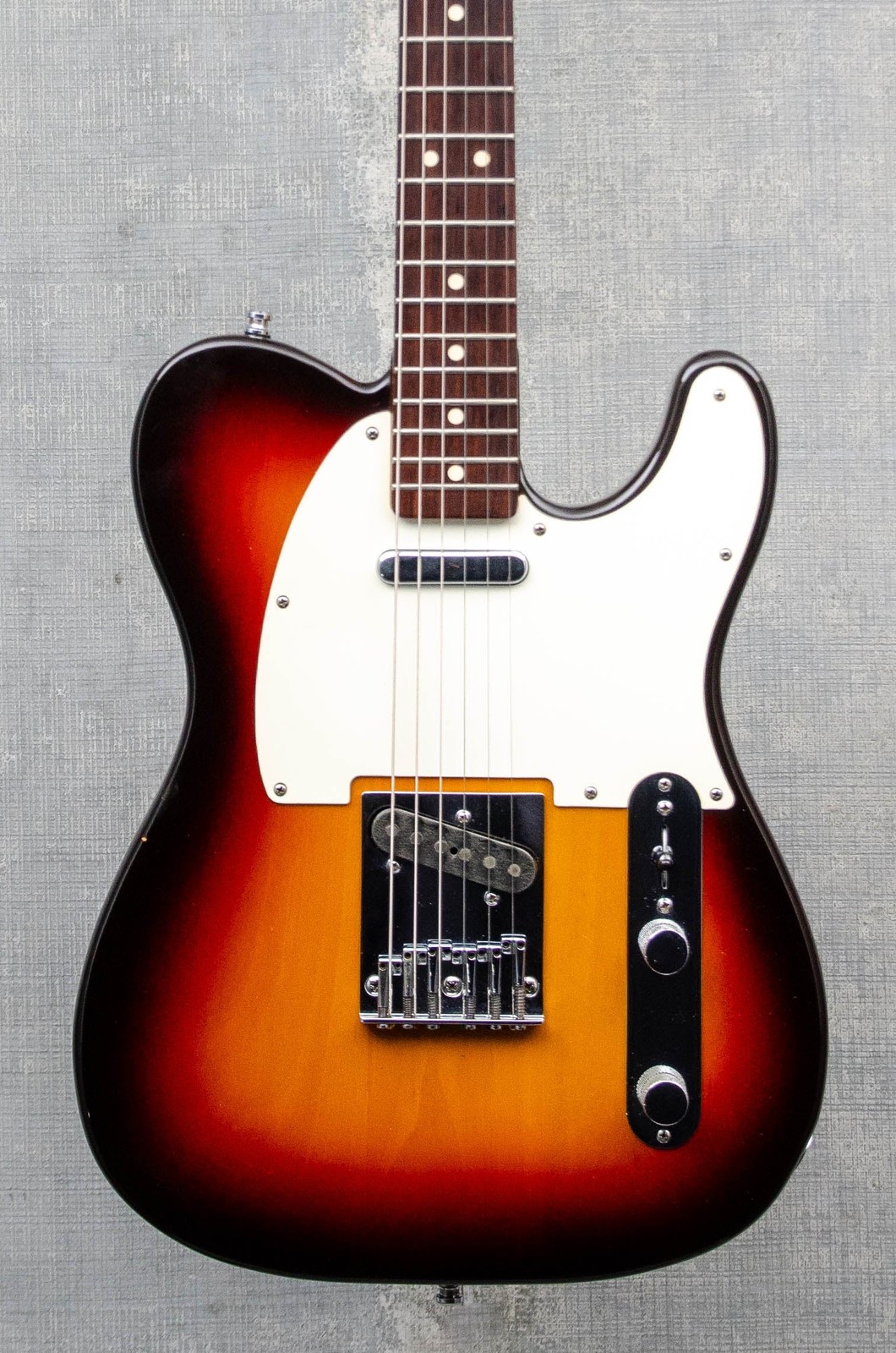 Used Fender Standard Telecaster – 3-Tone Sunburst (1984)