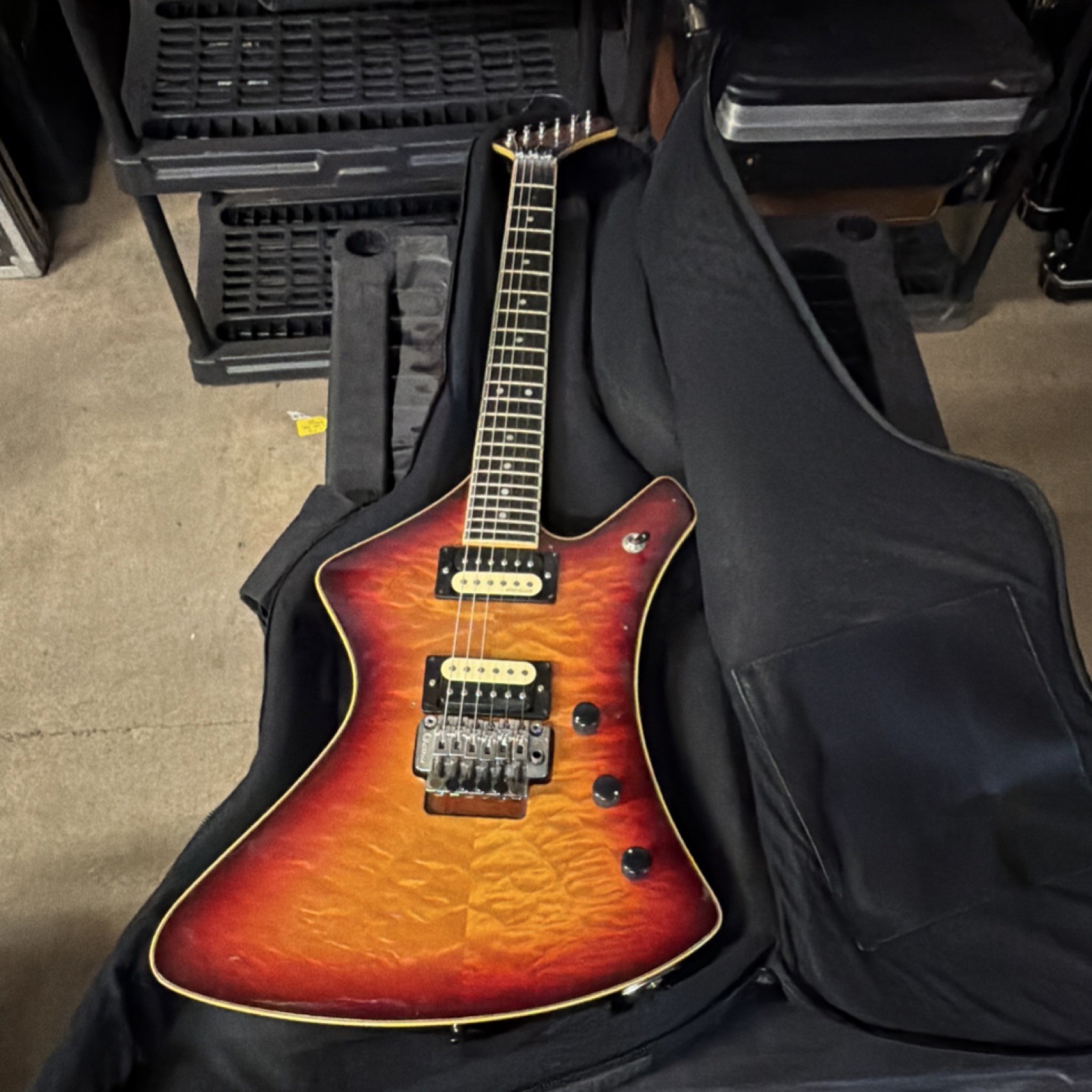 Washburn A-20 Electric Guitar Sunburst 6 String w/ Gig Bag