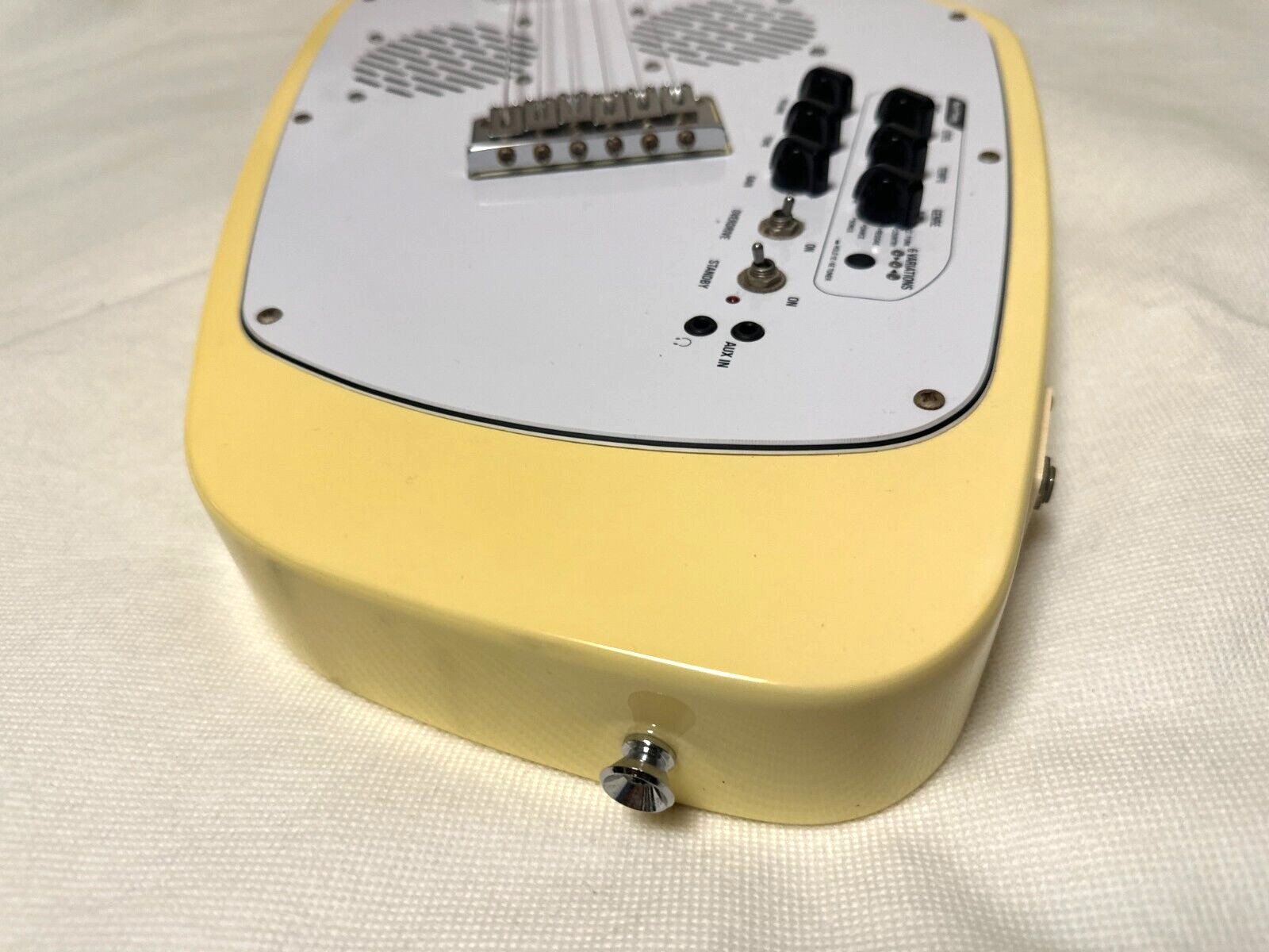 VOX APACHE-2 Phantom Guitar Vintage White Built-in Speaker Battery Drive