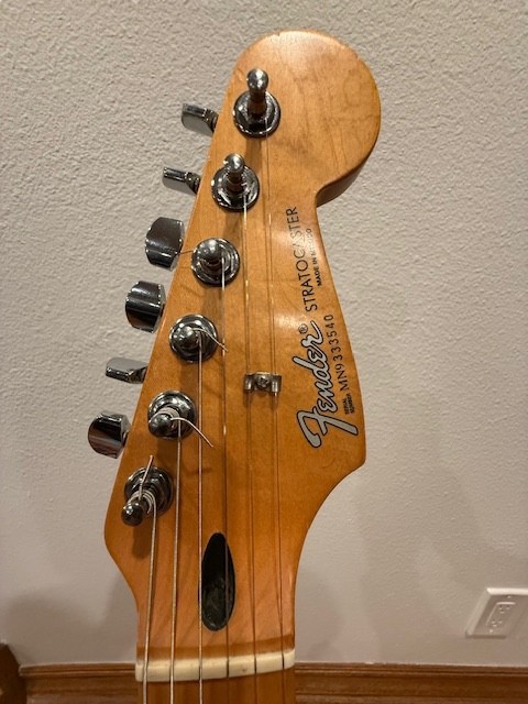 1998-1999 – Fender Purple Midnight Blue Stratocaster MIM RH w/ Hardcase – Mexico