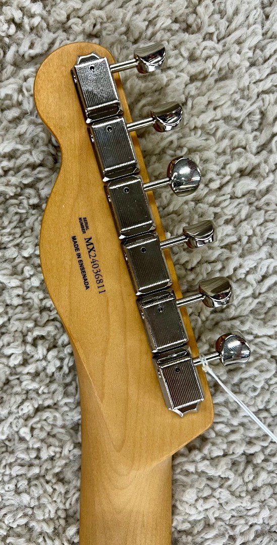 Fender Player II Telecaster Electric guitar, Maple Fingerboard, Coral Red – MIM