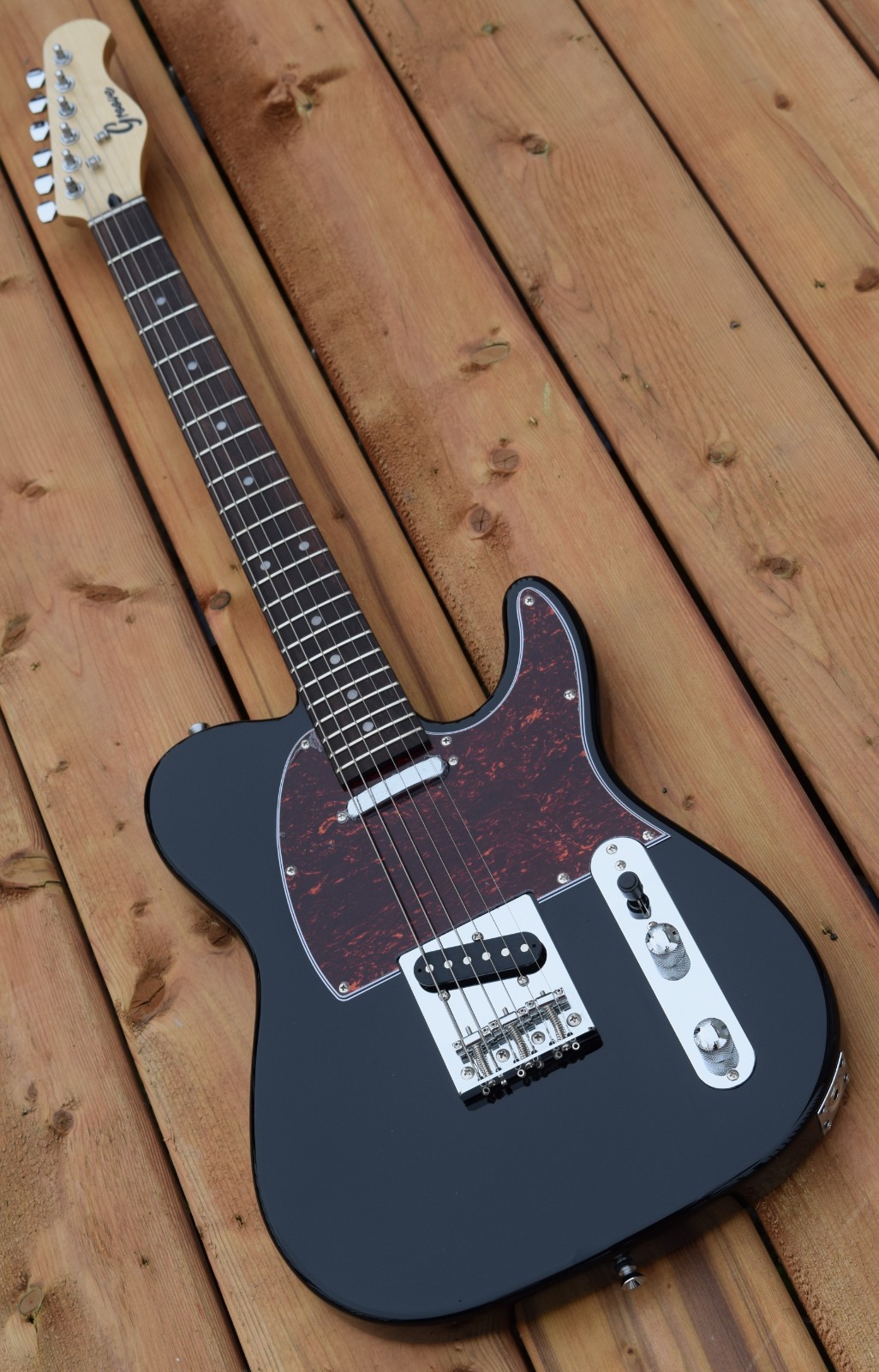 Electric Guitar Groove TM Canadian Brand Poplar Wood Body ( Into 5 Colors )