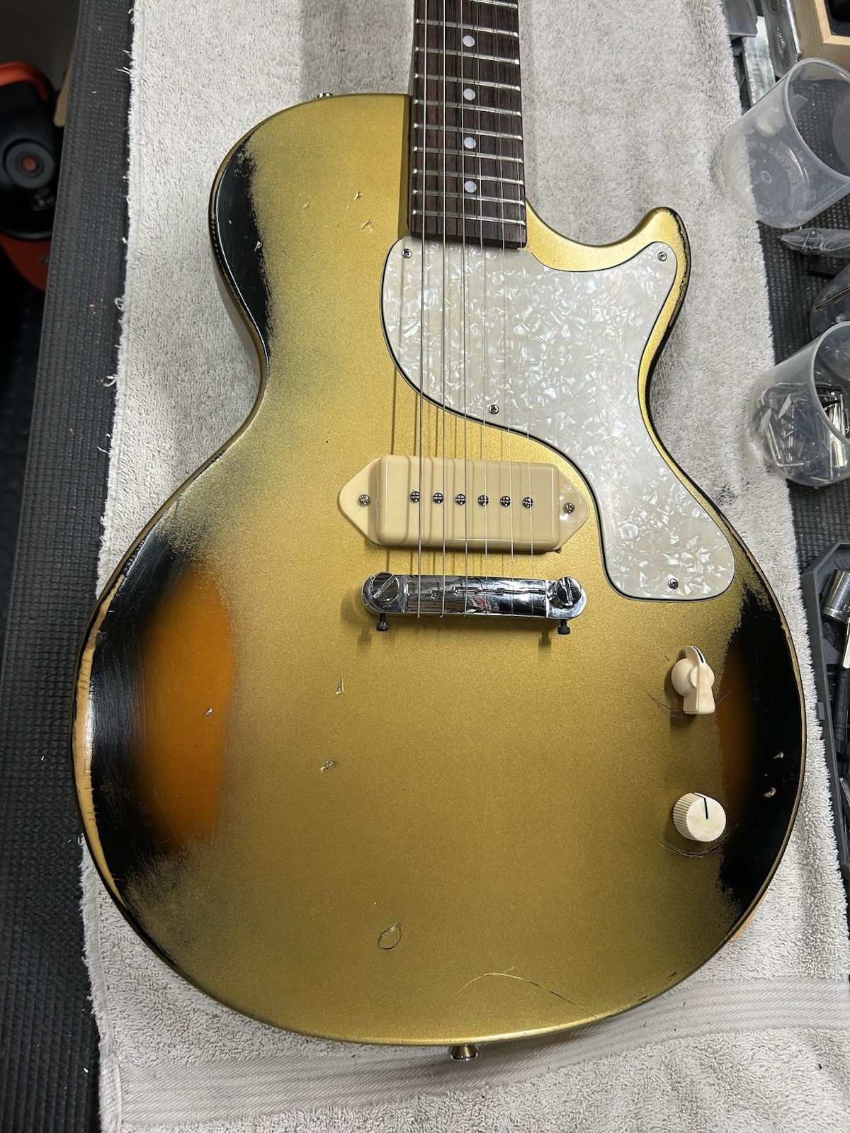 Epiphone Les Paul Junior P90 – Aztec Gold Nitro over Sunburst Road Worn