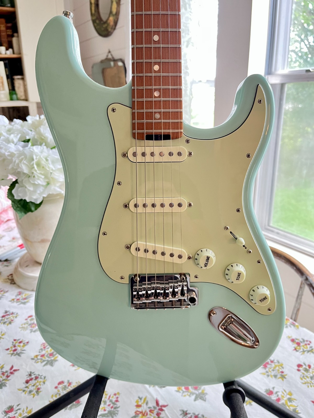PRO QUALITY Shijie STE-Standard Daphne Blue 2020 Stratocaster w/Gig Bag