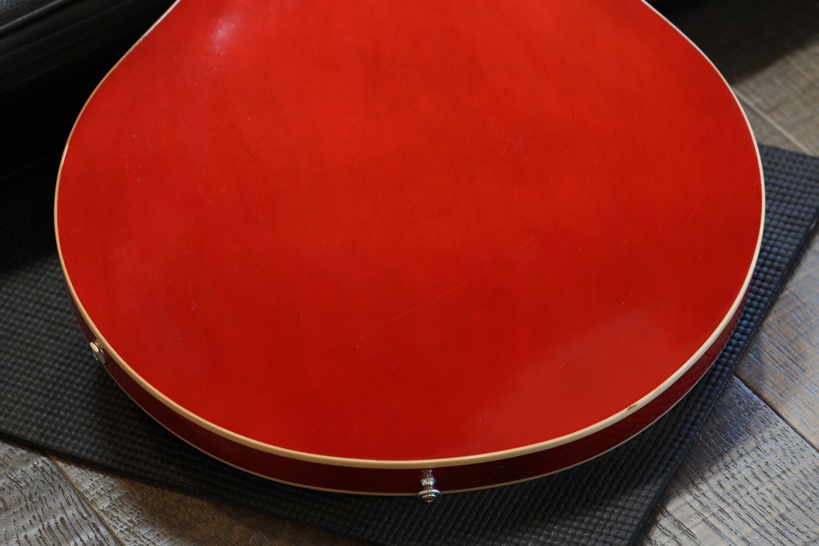 2017 Gibson ES-339 Semi-Hollow Electric Guitar Cherry Red + GB