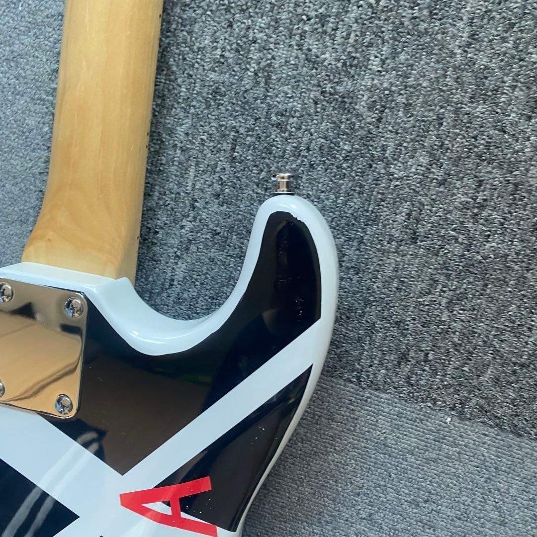 Electric guitar white and black stripe design black and white no brand