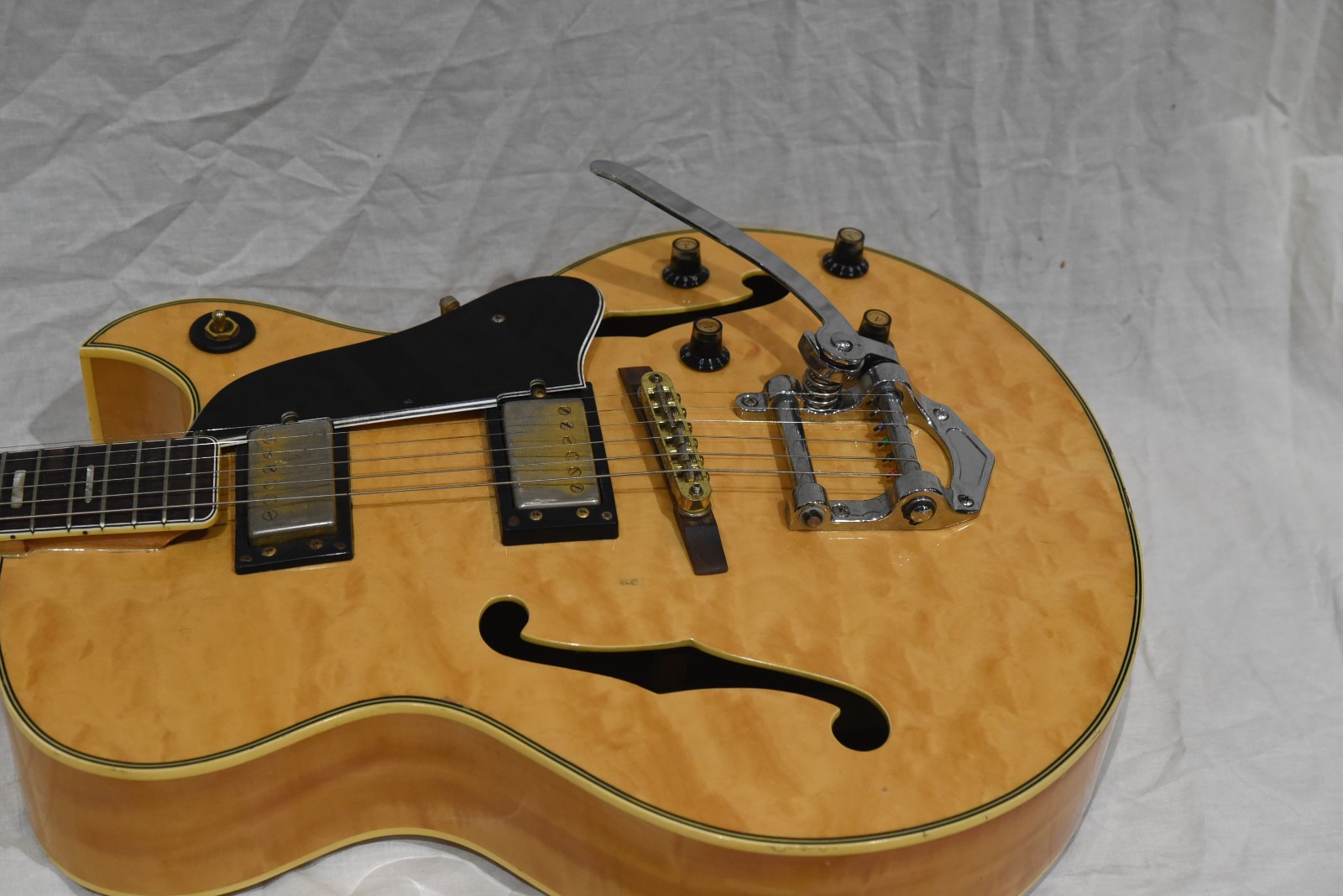 Aria 2312 Hollow Body Electric Guitar – Maple Flame – Vintage Japan 1970s ES175