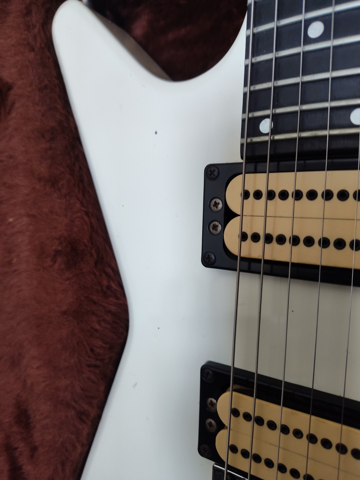 Vintage 1986 Carvin V220 Rare White Electric Guitar OHSC Kahler USA Heavy Metal
