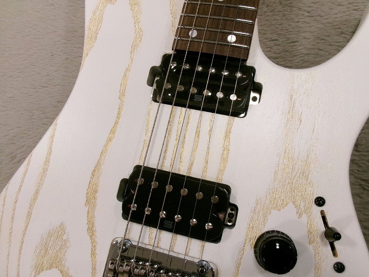 Ibanez AZ2402AR CGW Coarse Grain White Flat 493