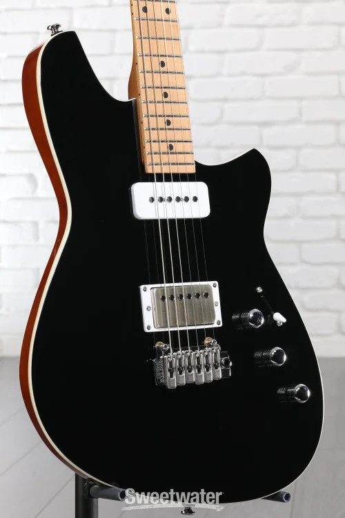 Reverend Kingbolt H90 Electric Guitar – Midnight Black with Maple Fingerboard