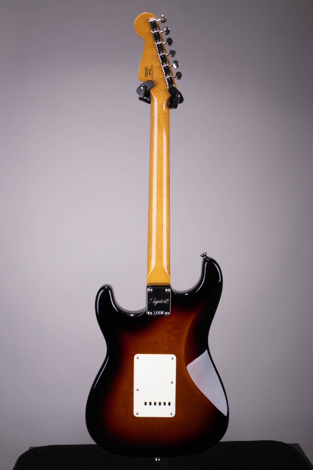 Squier Classic Vibe ’60s Stratocaster Electric Guitar 3-Color Sunburst