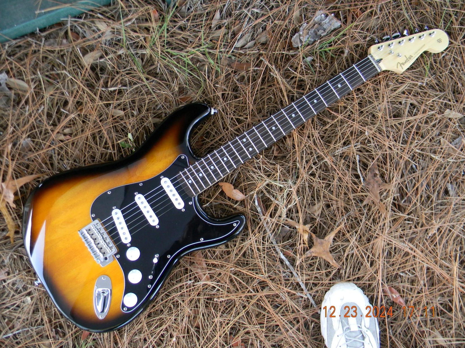 Squier “Custom Shack ” Strat, Hot Alnico 5 Pickups, Custom Wiring,Capacitor,Nice