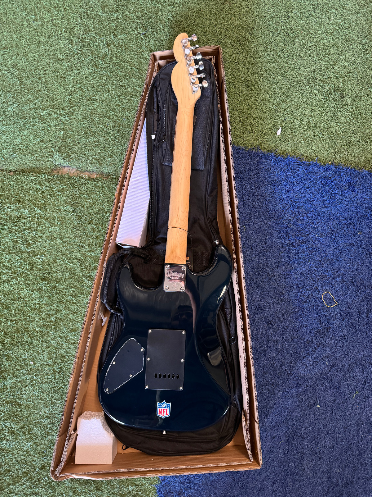 Houston Texans Woodrow Guitar NorthEnder Electric Guitar w/ Stand & Travel Case