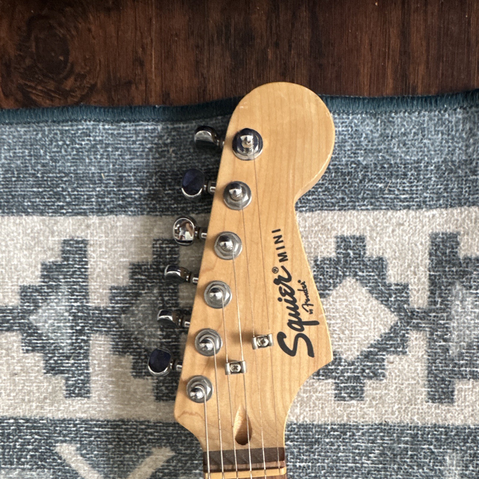 Squier Mini Stratocaster 3/4 Size Red Solid Body 6-String Right-Handed