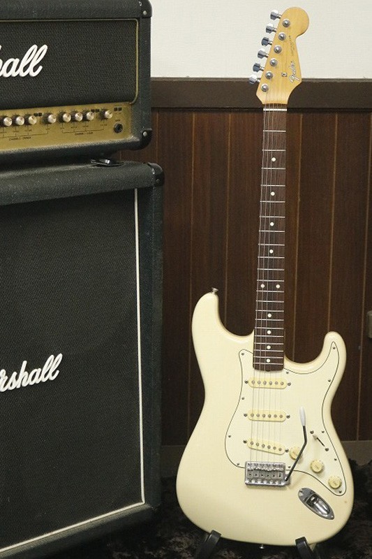 1990’s Fender Japan FUJIGEN Made Stratocaster ST-40 Vintage White Made in Japan