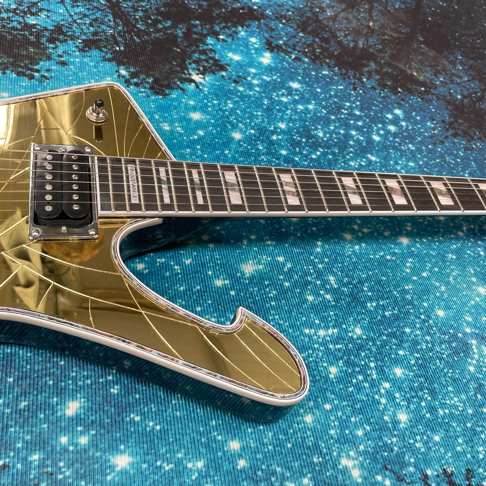 Gold Iceman Electric Guitar 6s Crack Mirror Body H-H Pickups Free Ship