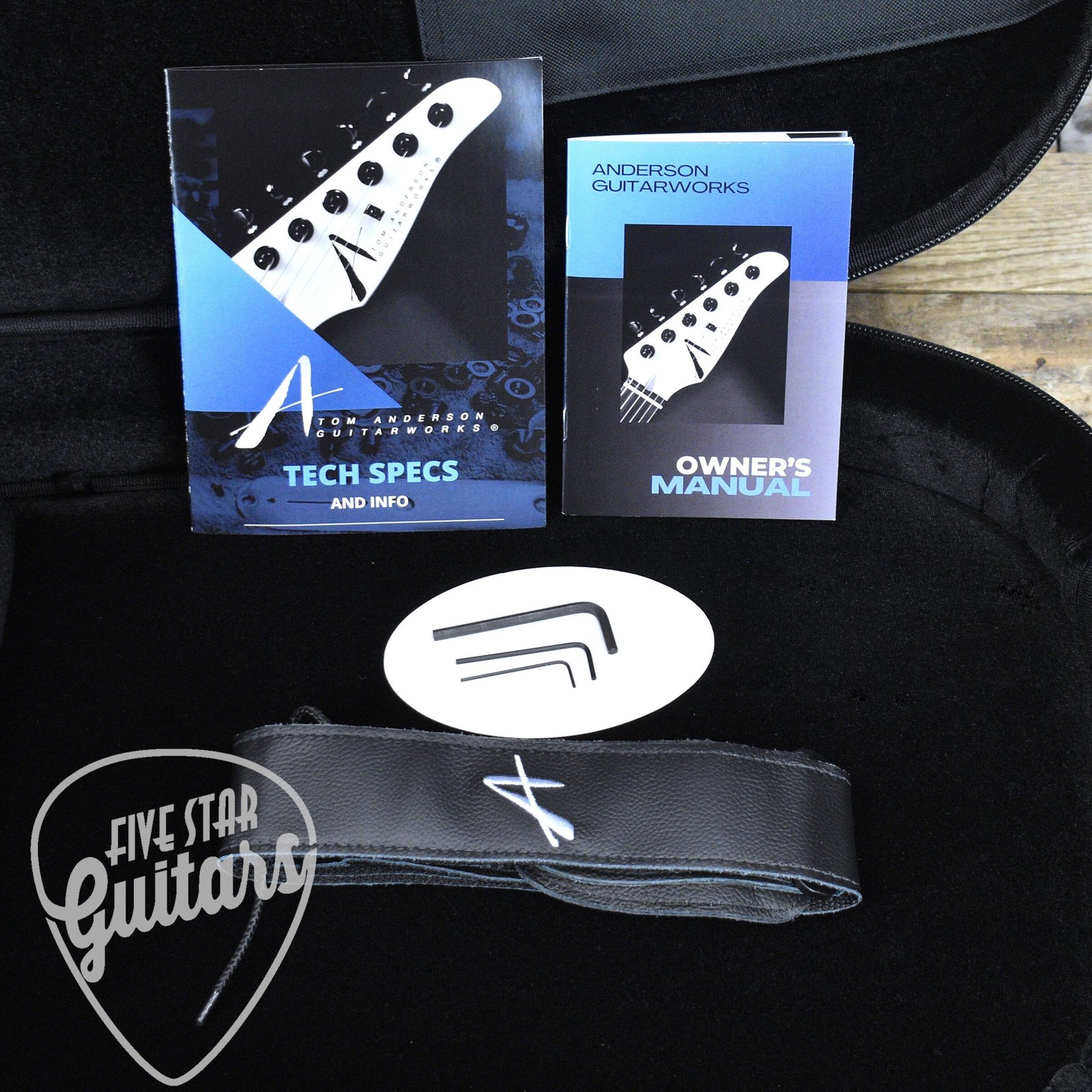 Tom Anderson Cobra – Natural Black to Honey Burst with Gigbag