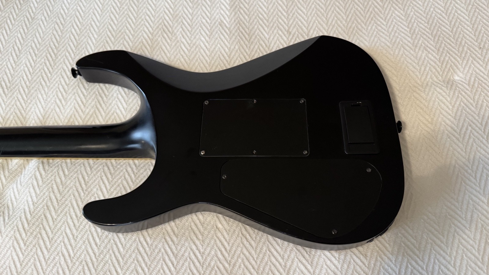 Jackson SLATXMG3-6 Active EMG’sUS NeckThru