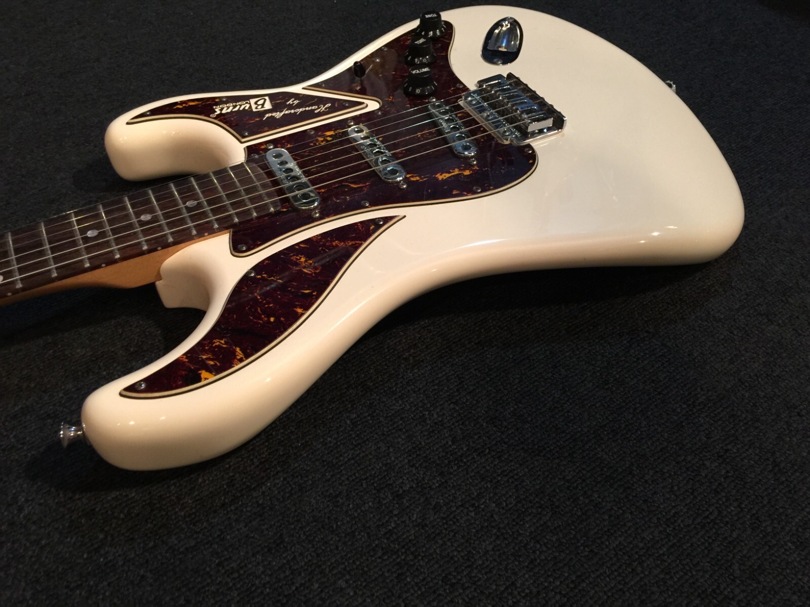 Electric Guitar Burns London Cobra DX Deluxe WHT/R EX White 80% Frets Maple Neck
