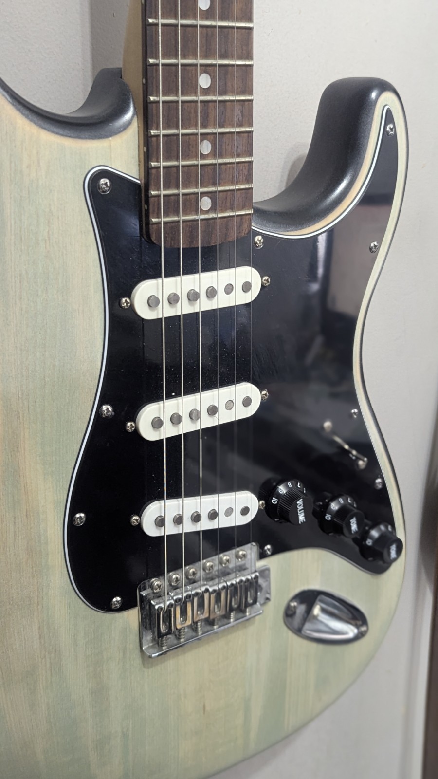 Custom Fender Squier Stratocaster Blue Black Relic Woodgrain Rosewood Fretboard