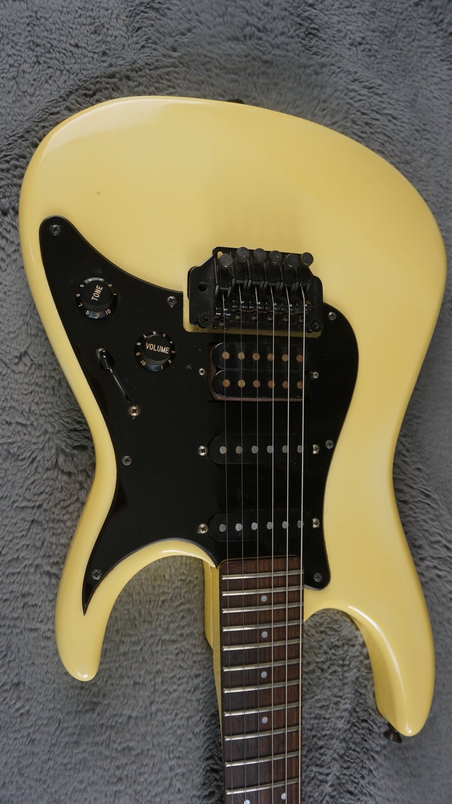 Fernandes HSS Electric Guitar – Vintage White – Japan w/ Hard Case