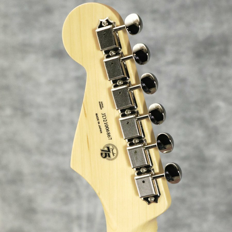 Fender Made in Japan Hybrid II Stratocaster (US Blonde/Maple) Vintage Alder body