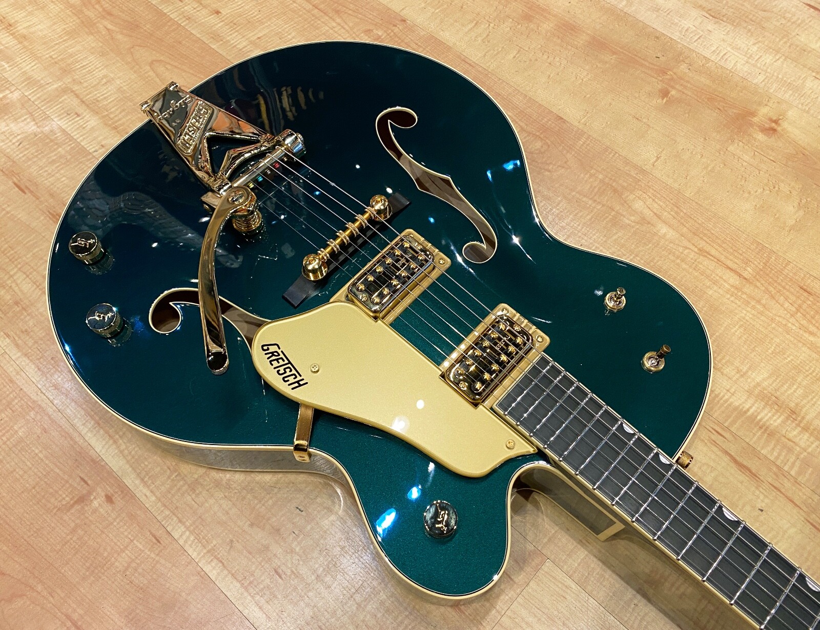 Gretsch G6196T-59 Vintage Select Edition ’59 Country Club Cadillac Green