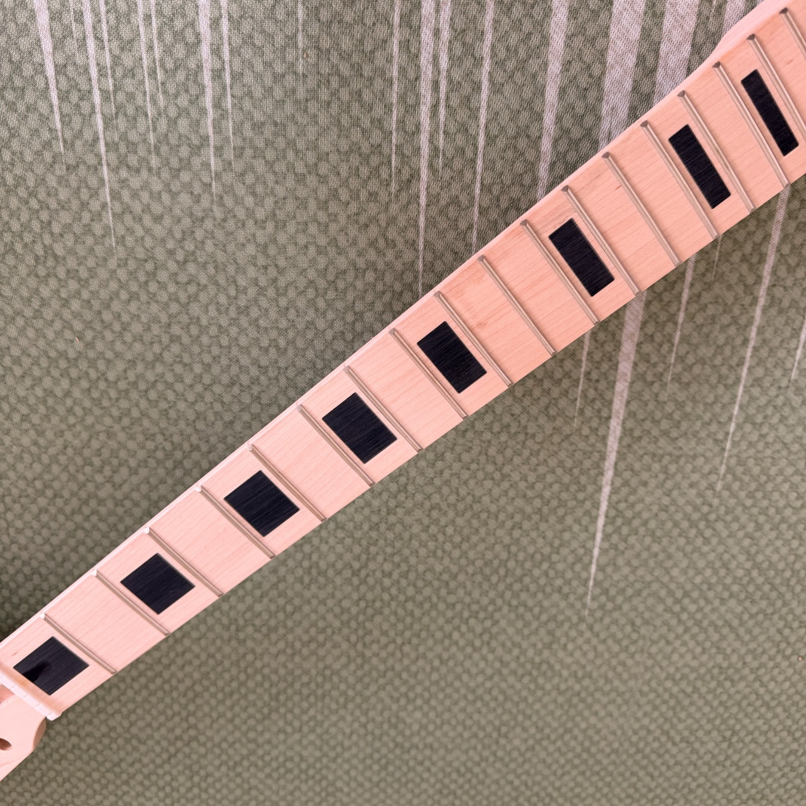DIY Dean Electric Guitar Kit Mahogany Body Maple fretboard BK part bolt on 22F