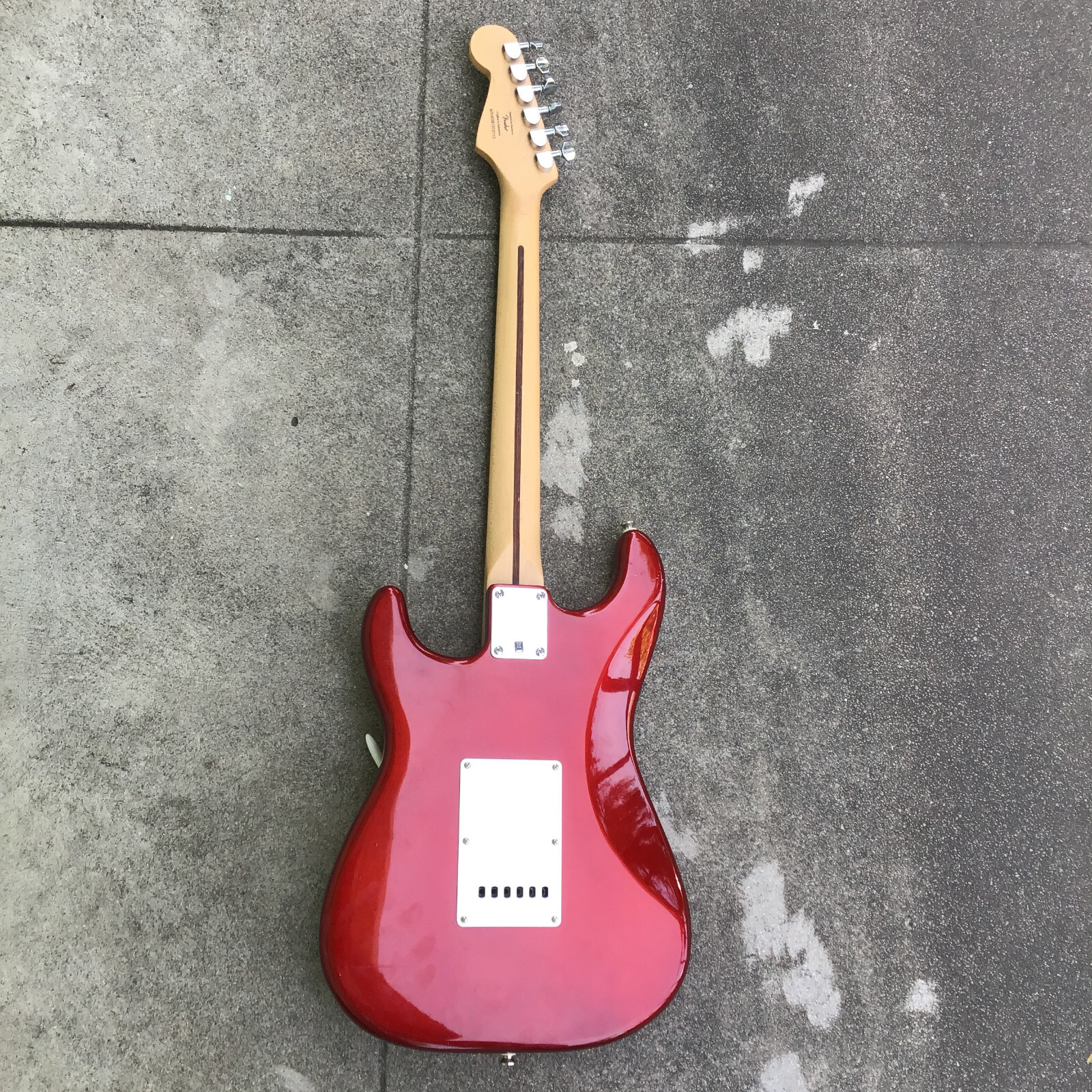 Squier by Fender Affinity Strat Electric Guitar Cherry Apple Red 6 Strings