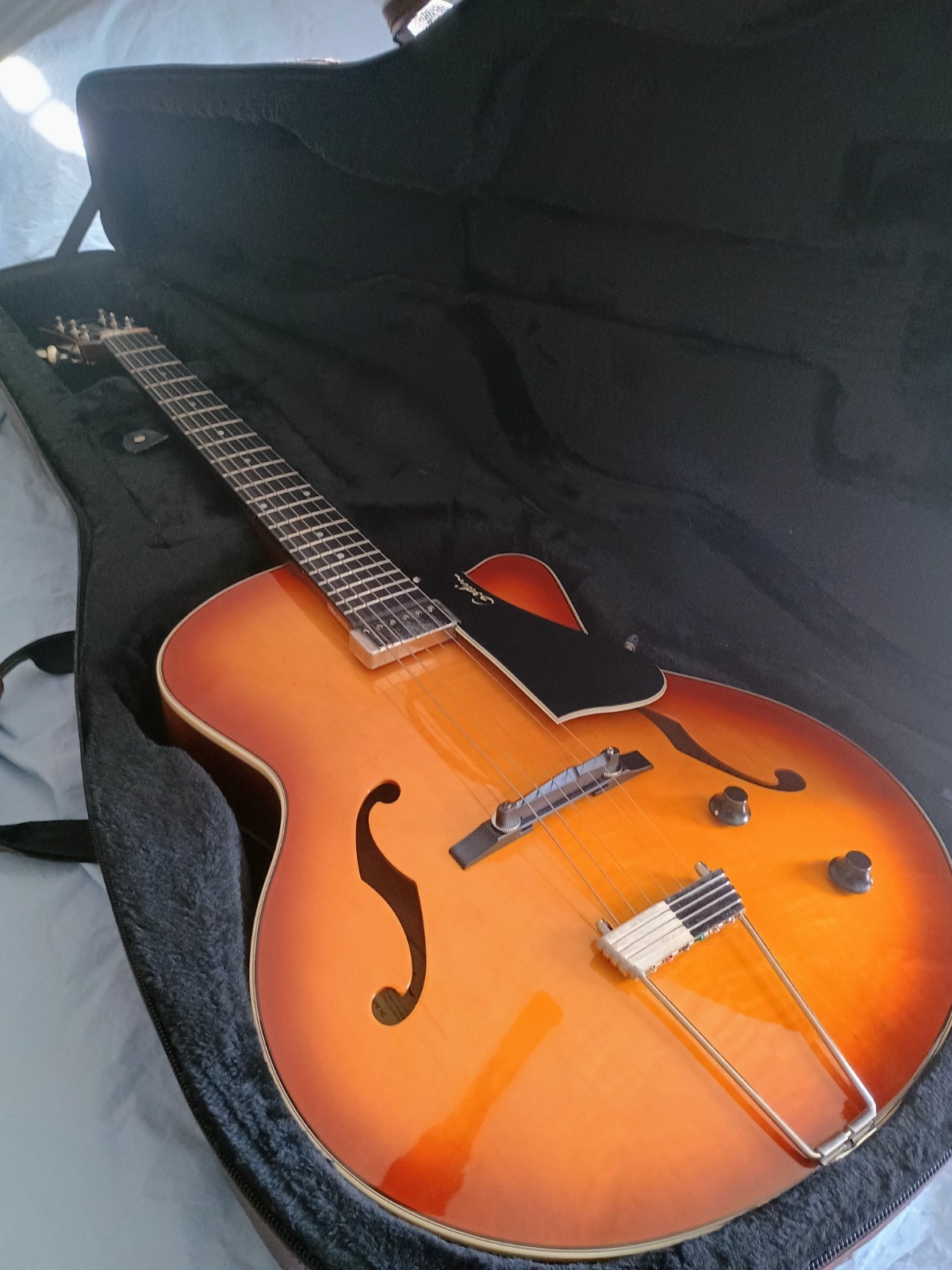 godin jazz guitar