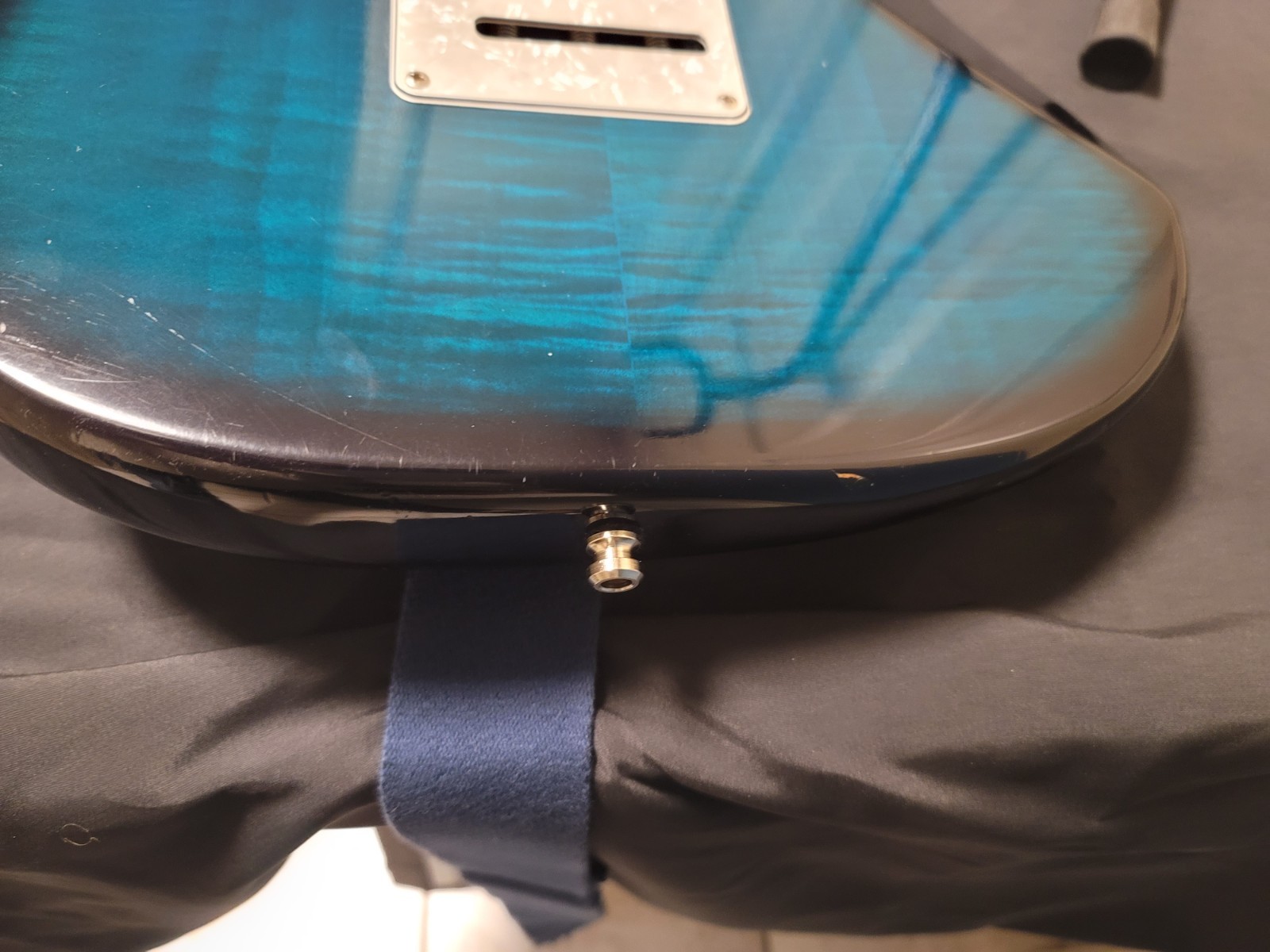 1997 Fender Strat Ultra Blue Burst Flame Top Lace Sensors HSS w/OHSC