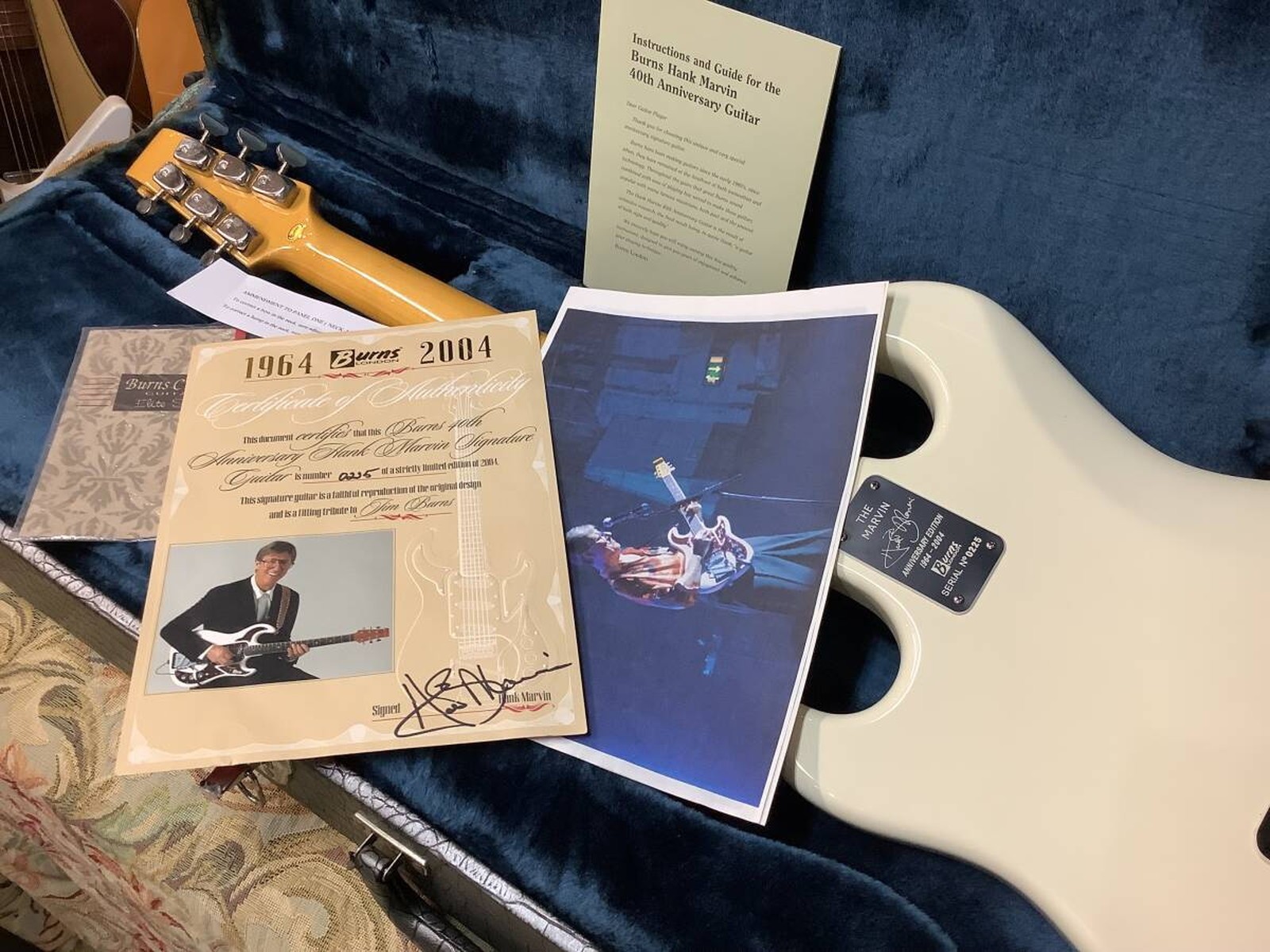 Burns Hank Marvin 40th Anniversary Model Used Alder Body White w/Hard Case