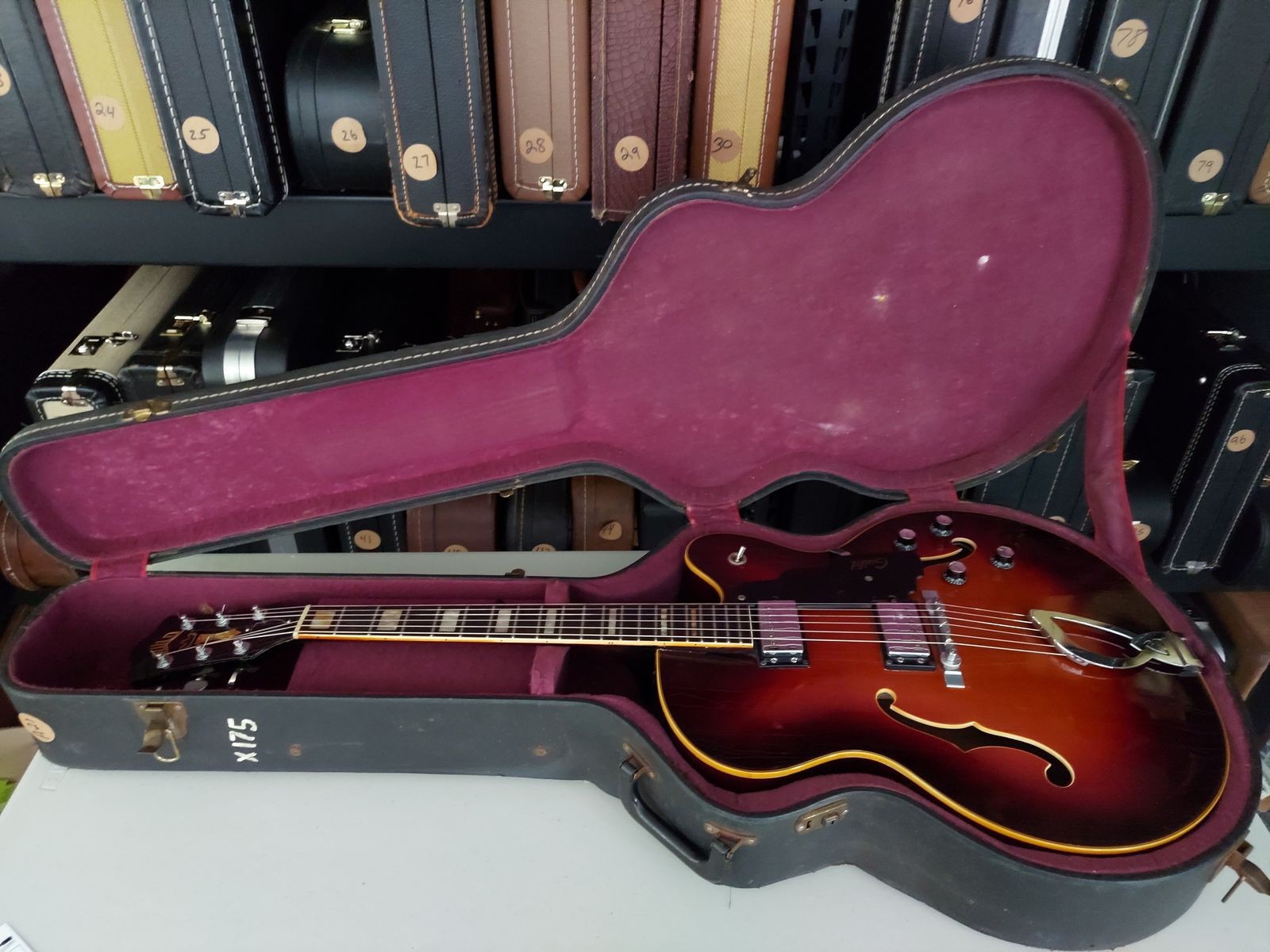 1970’s Guild X-175 A lot Jazz Guitar For The Price! (A-21)