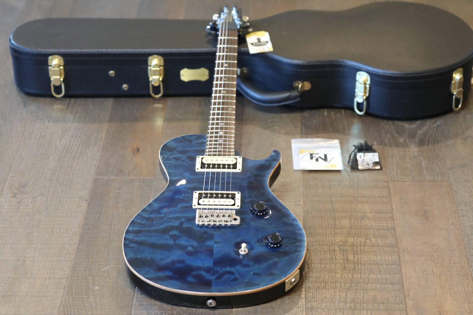 2003 PRS Custom 22 Single-Cut Electric Guitar Whale Blue Quilt 10 Top + Case