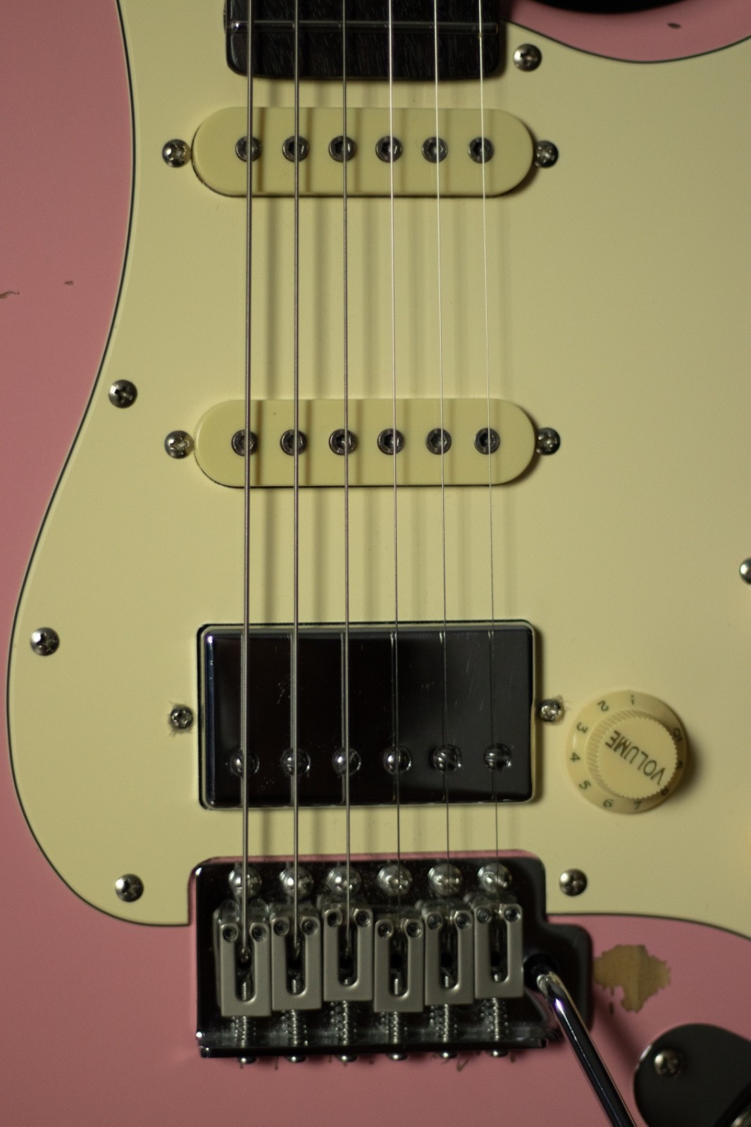 Henry’s Electric Guitar Snake ST-1 Boa – Pink Relic *OLD HEADSTOCK*