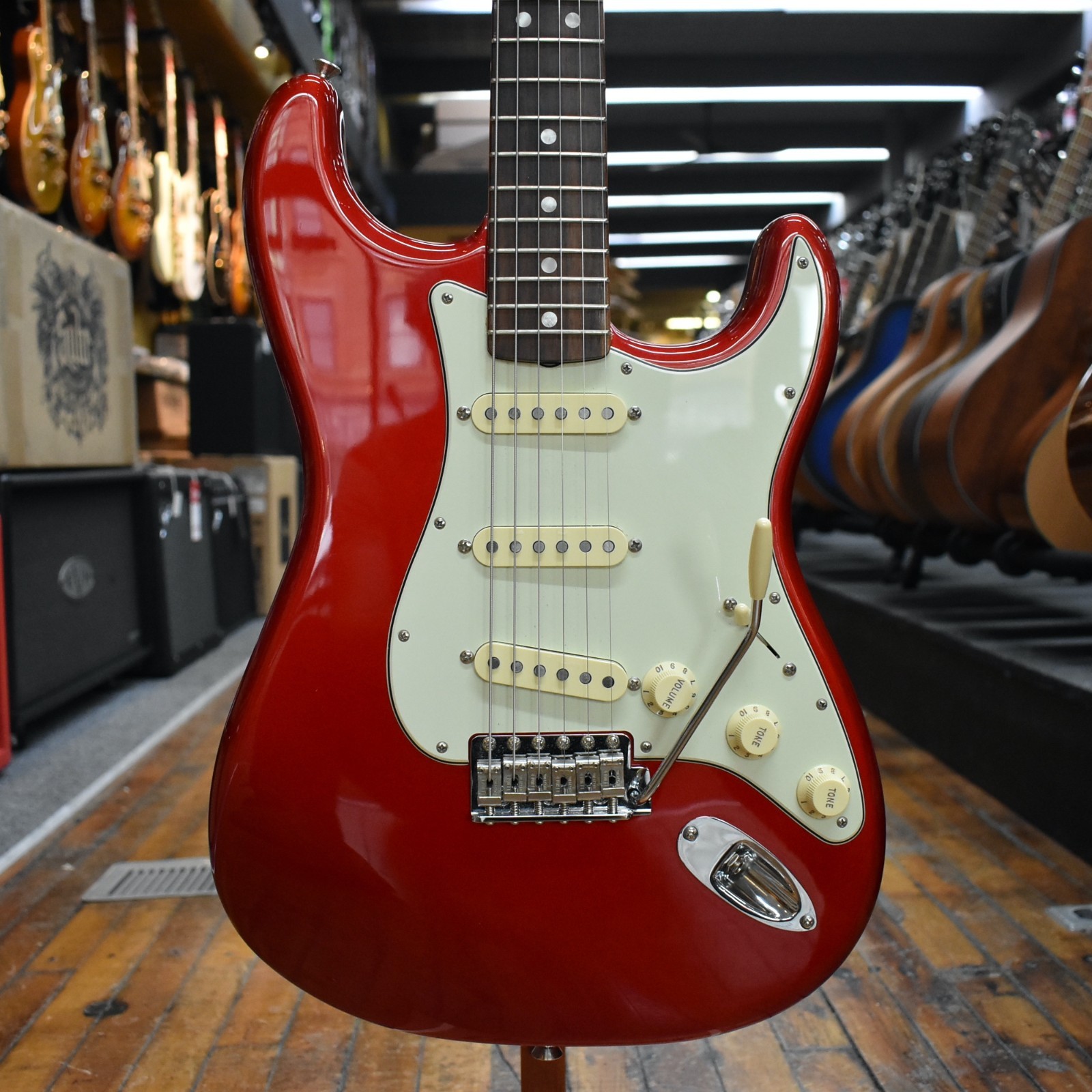Fender American Original ’60s Stratocaster 2017 Candy Apple Red w/Hard Case