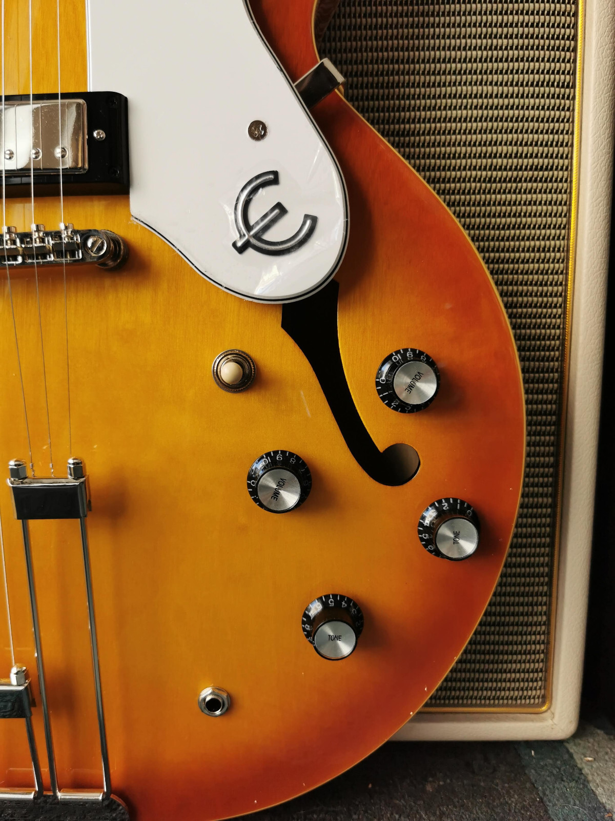 Epiphone Riviera 2024 – Royal Tan