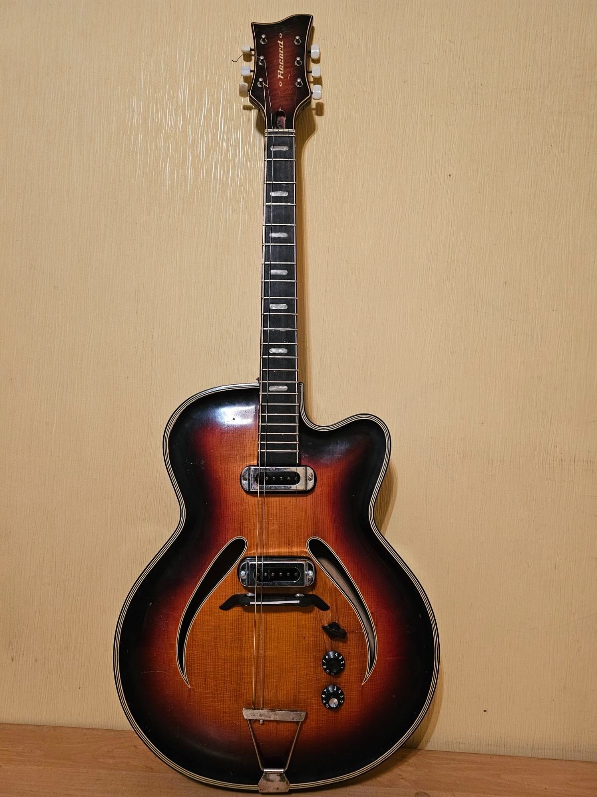 70s Musima Record GDR Germany Electric Guitar Vintage and very Rare