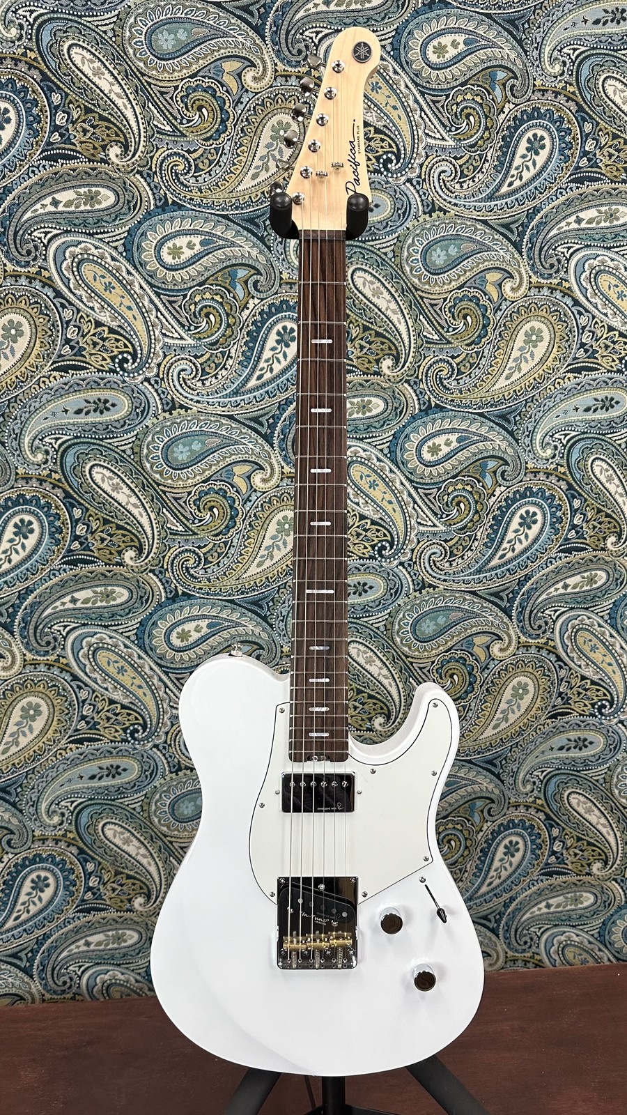 Yamaha PACS+11S Pacifica SC Standard Plus Electric Guitar Shell White
