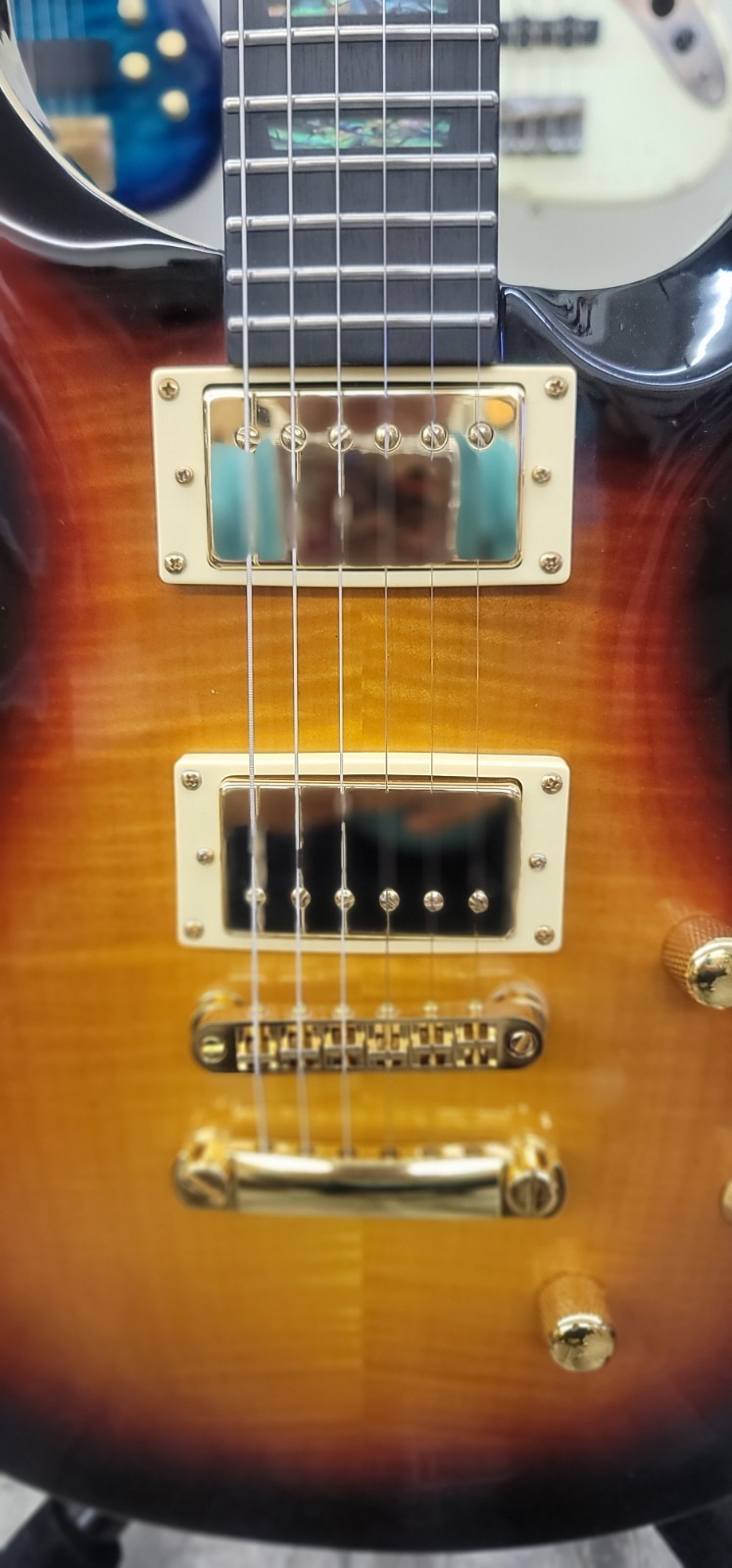 AIO Wolf W400 Electric Guitar – Sunburst Setup with 9-42 Strings GS-012