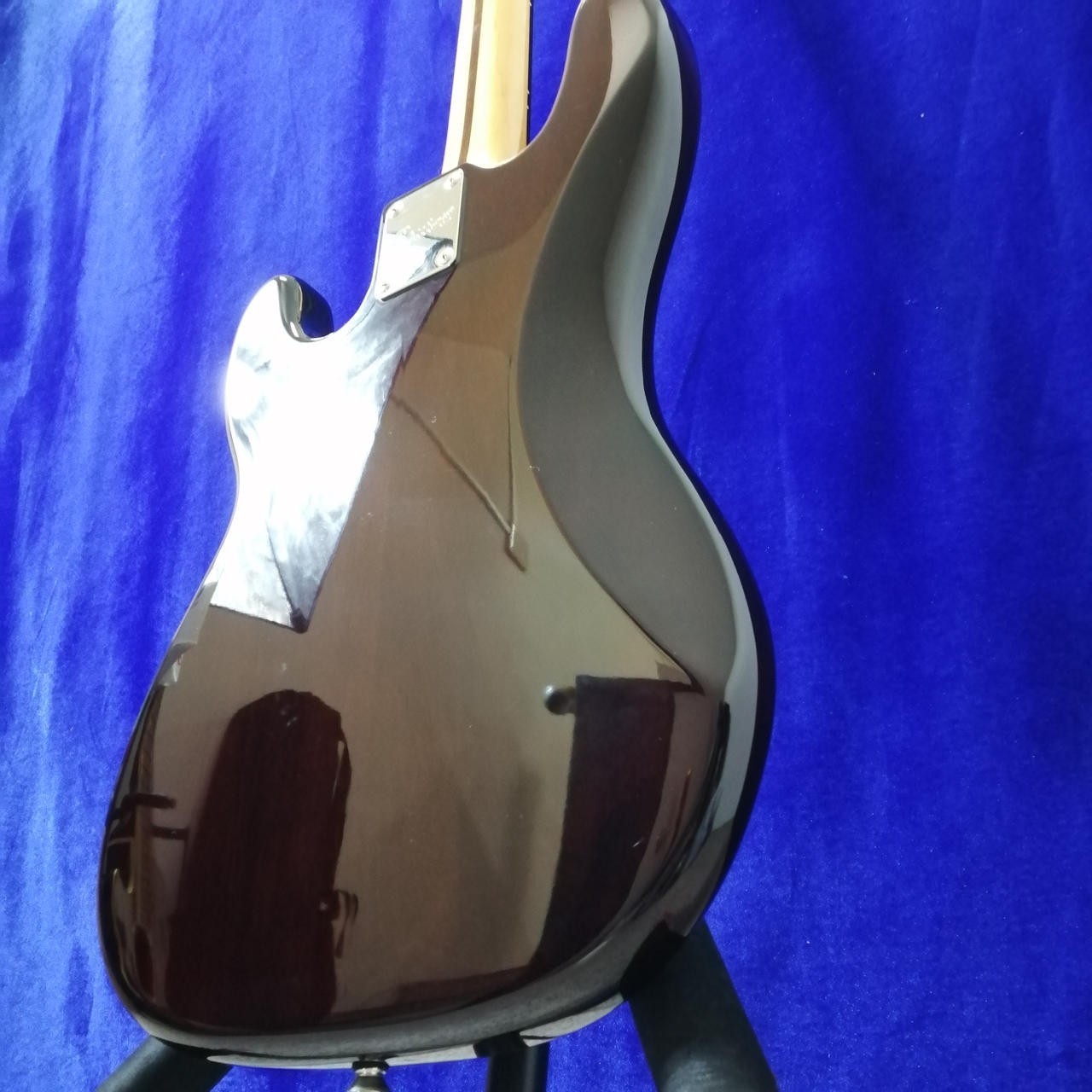 [SQUIER] Classic Vibe 70s PB Walnat Used Nato body Maple fingerboard w/Soft case