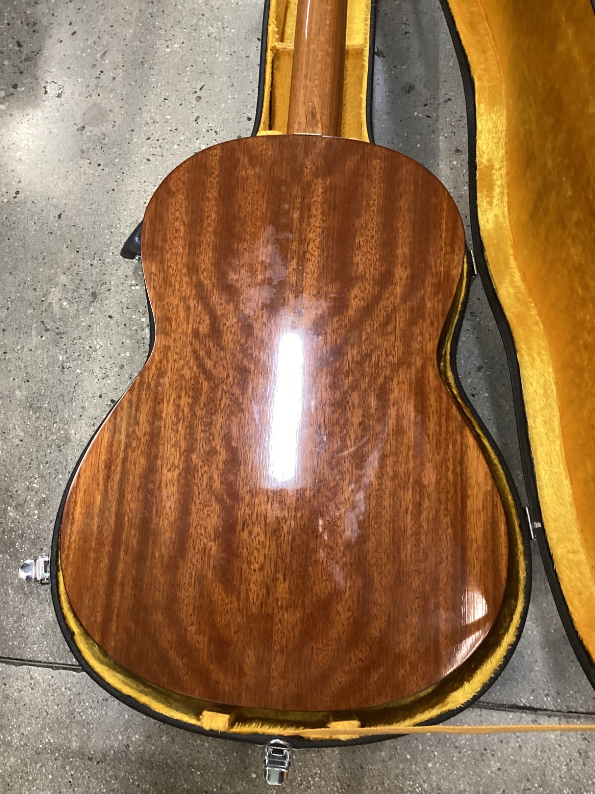 Orlando Guitar 303 1960’s Natural Finish Acoustic Guitar with Black Case