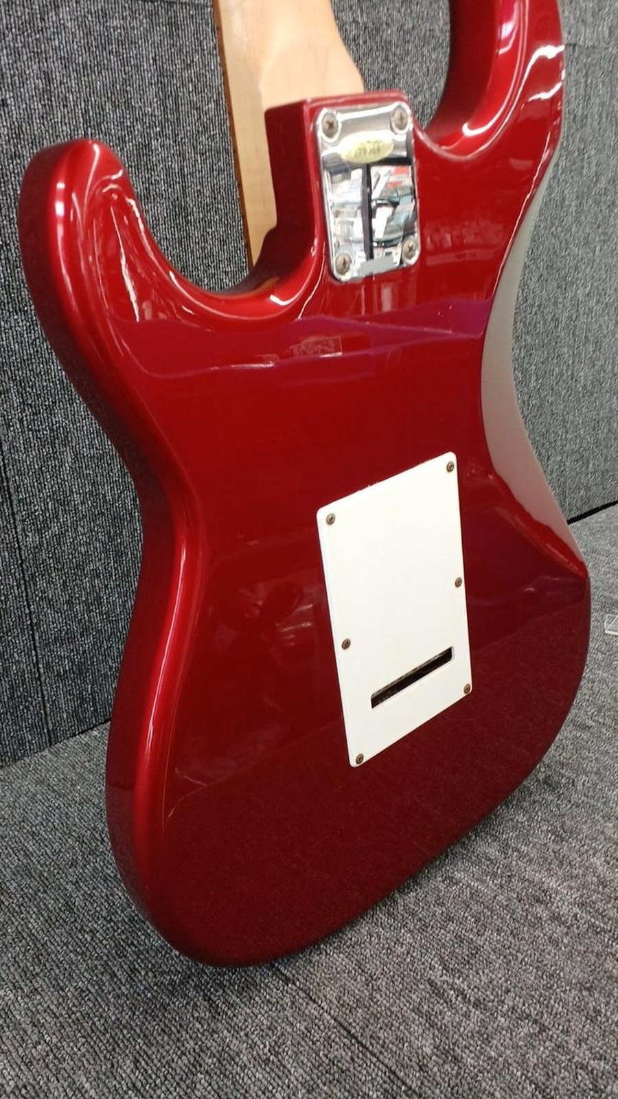BUSKER’S ST Used Poplar body Maple neck Engineering wood fingerboard Red