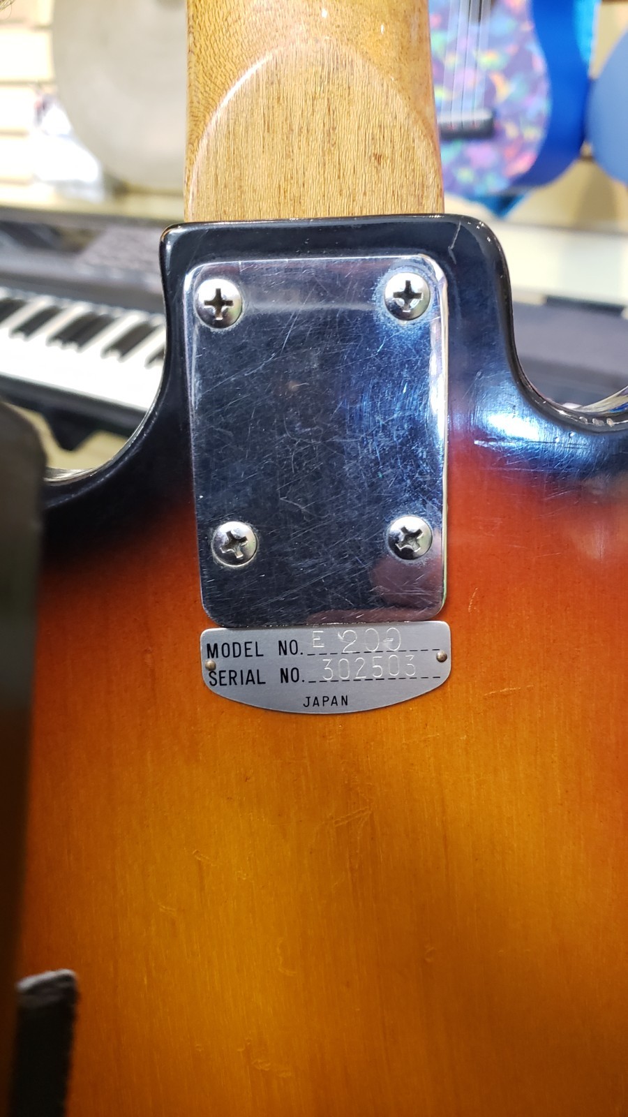 Teisco Del Ray E-200 Tulip 1960’s Sunburst w/case