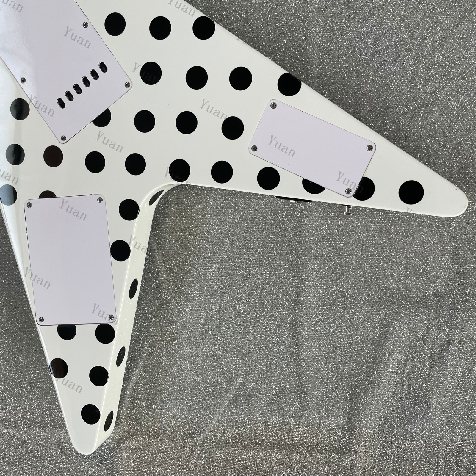 Solid Electric Guitar White Body HH Pickup FR Bridge with Black Polka Dot V US