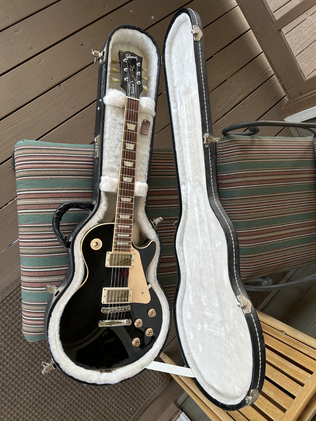 Gibson Les Paul Standard Right-Handed Electric Guitar – Black