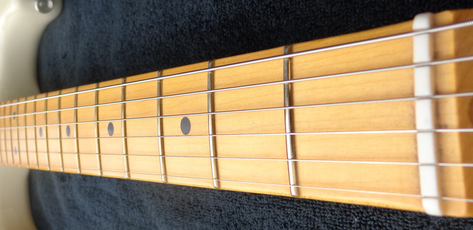 Fender Nile Rodgers Hitmaker Stratocaster Maple Fingerboard Guitar Olympic White
