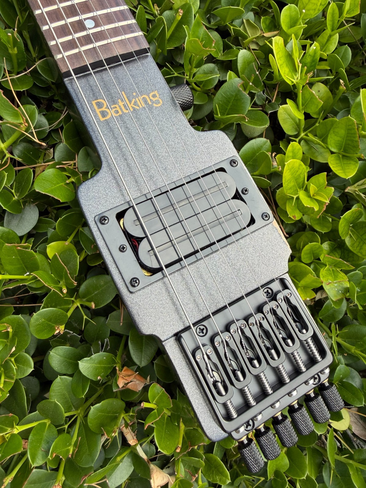 Batking Travel Guitar Electric Headless Guitar Brass Fix Bridge with Gigbag